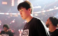 世界杯直播app官方下载安装中心-NBA中国官网：杨瀚森最近有个“不成文义务”，给伤员当“陪练”